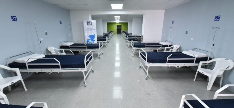 Presidente Alejandro Giammattei inauguró el hospital de Santa Lucía Cotzumalguapa