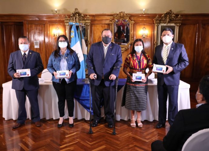 El Gobierno de Guatemala entregará 4 mil becas de inglés a graduandos 2020