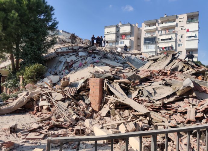 Terremoto de 7.0 grados impacta a Grecia y Turquía