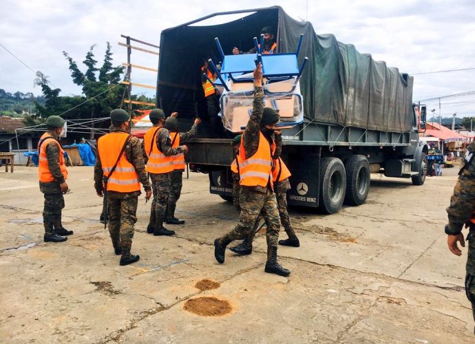 Ejército concluye traslado y entrega de 16 mil escritorios en direcciones departamentales