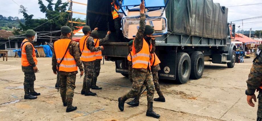 Ejército concluye traslado y entrega de 16 mil escritorios en direcciones departamentales