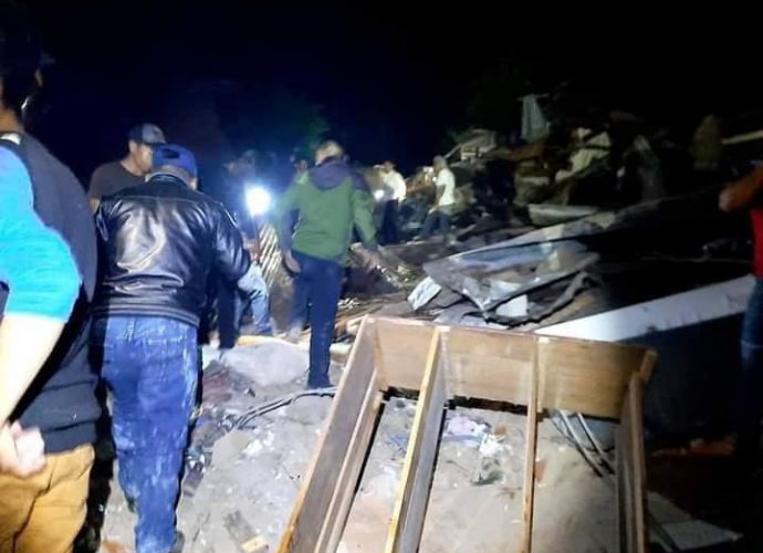 Presidente Giammattei extiende condolencias a familias de víctimas soterradas en San Marcos la Laguna, Sololá