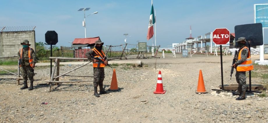 Ejército de Guatemala efectúa patrullaje sobre limite político internacional entre Guatemala y  México