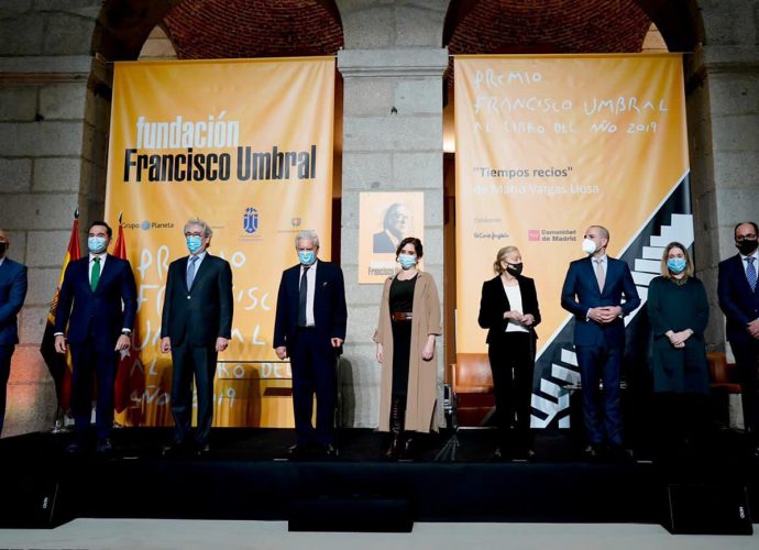 Otorgan a Mario Vargas Llosa el Premio Umbral a la mejor novela de 2019