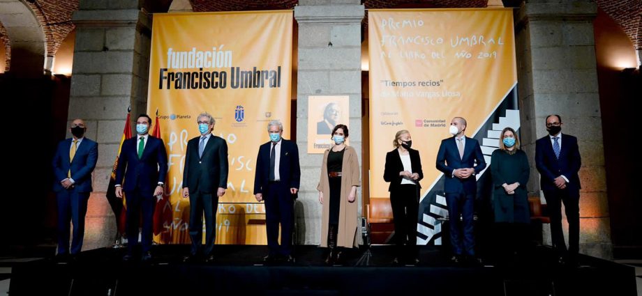 Otorgan a Mario Vargas Llosa el Premio Umbral a la mejor novela de 2019