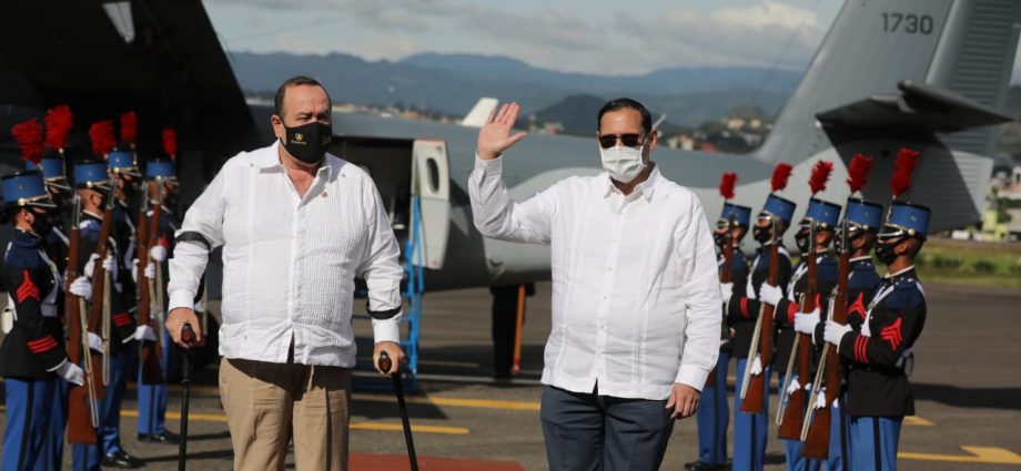Presidente Giammattei llega a Honduras