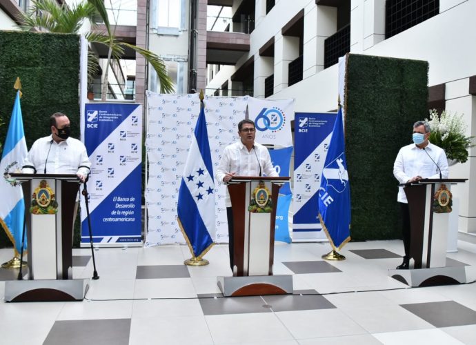 El presidente Giammattei sostuvo una reunión con su homólogo de Honduras