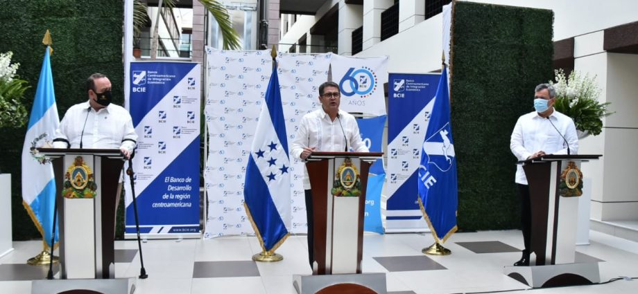 El presidente Giammattei sostuvo una reunión con su homólogo de Honduras