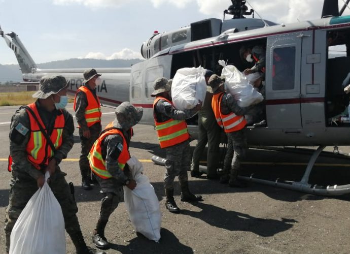 Reservas Militares de la República apoyan entrega de víveres en Huehuetenango y Alta Verapaz
