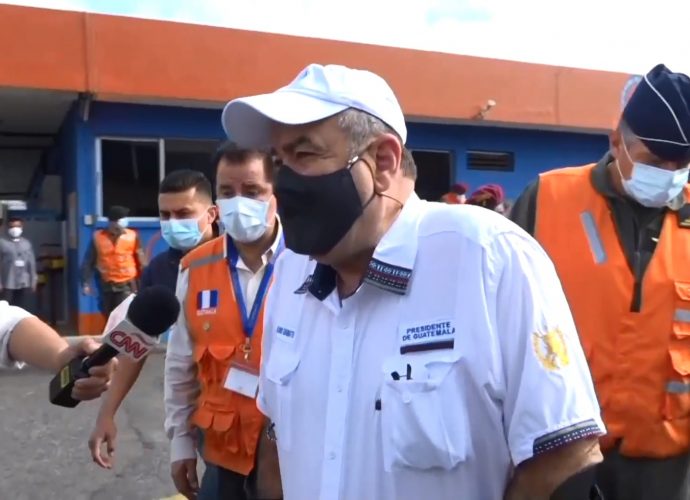 Presidente Giammattei señala que formación de onda del Este tendría la misma trayectoria que Eta