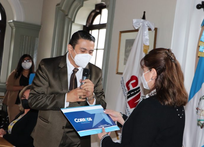 Correos y Telégrafos firma contrato de exportación con American Airlines