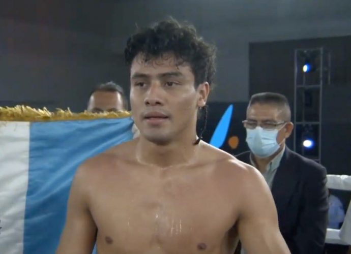 Léster Martínez gana el título del Consejo Mundial de Boxeo