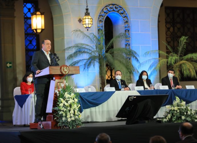 Presidente Giammattei pide a EE. UU. el TPS para los connacionales guatemaltecos