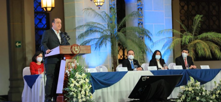 Presidente Giammattei pide a EE. UU. el TPS para los connacionales guatemaltecos