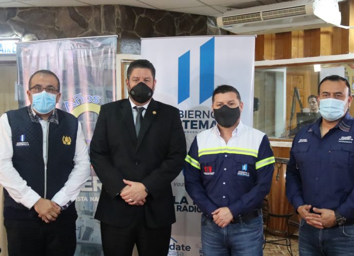 Autoridades del CIV y de la DGRTN brindan saludo navideño a colaboradores