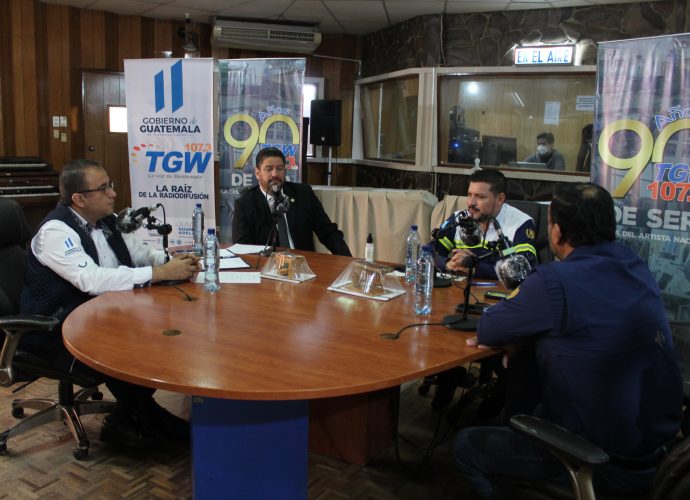 [Galería] Visita de autoridades del CIV a TGW