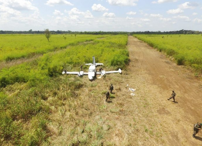 Suscriben acuerdo para evitar actividades de narcotráfico en la Laguna del Tigre, Petén