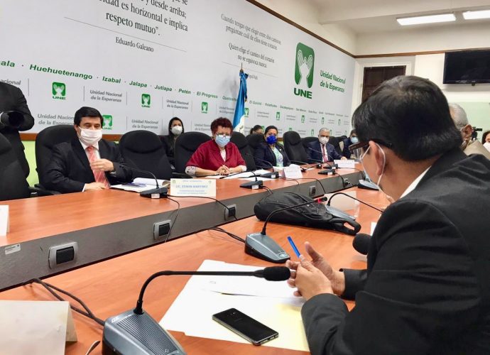 Salud buscará transparencia en adquisición de vacuna contra COVID-19