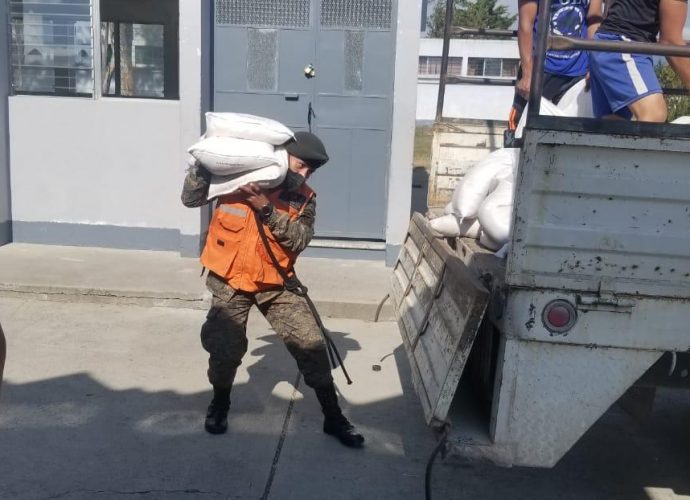 Ejército apoya entrega de víveres en Huehuetenango