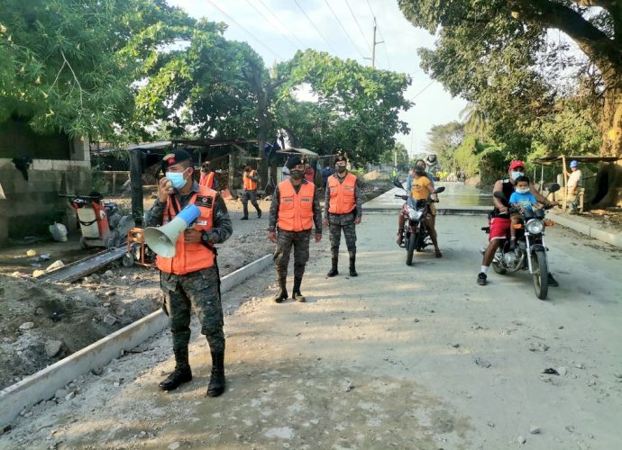 Ejército apoya acciones de concientización contra la COVID-19