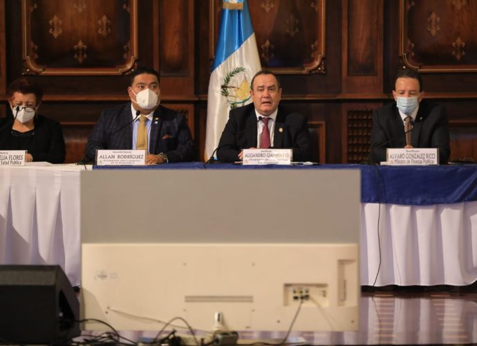 Presidente Giammattei y diputados conocen iniciativa de Ley para adquirir vacunas contra COVID-19