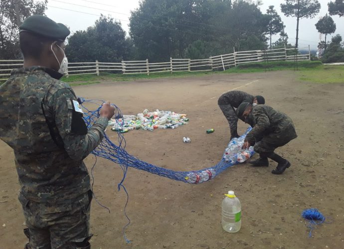 Ejército apoya instalación de biobarda en Sololá