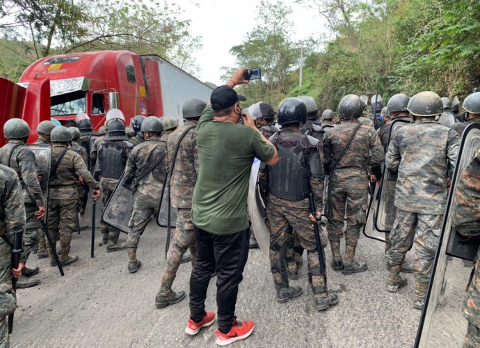 Gobierno rechaza incumplimiento de autoridades hondureñas ante flujo masivo de migrantes