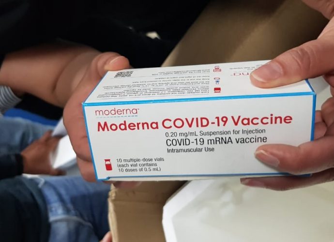 Plan de Vacunación contra COVID-19 inicia con primeras dosis administradas al personal de Salud