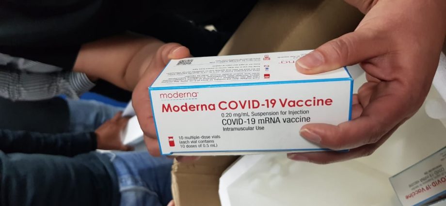 Plan de Vacunación contra COVID-19 inicia con primeras dosis administradas al personal de Salud
