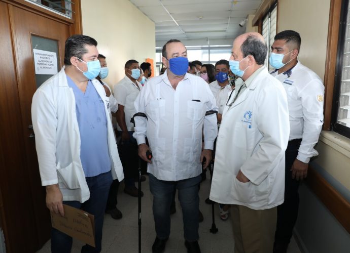 Presidente Giammattei inauguró los trabajos de mejoramiento del Hospital de la Amistad
