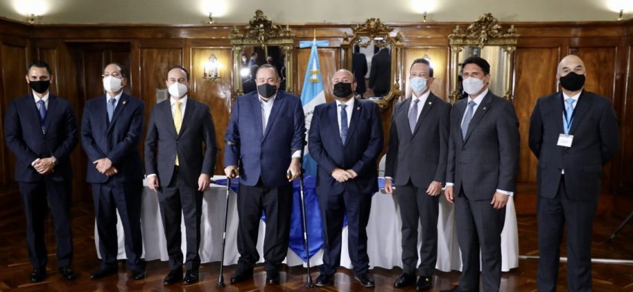 Gobierno de Guatemala y sector privado firmaron el convenio “Guatemala no se detiene” para atraer inversión y generar empleo