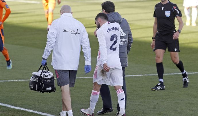 Carvajal reaparece en la victoria del Madrid y se vuelve a lesionar