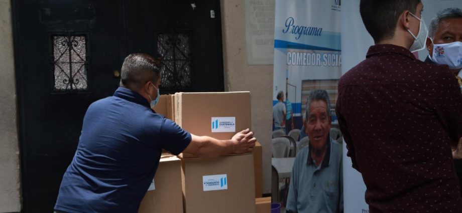 MIDES entrega mil libras de alimentos al Hogar de Ancianos San Vicente de Paul