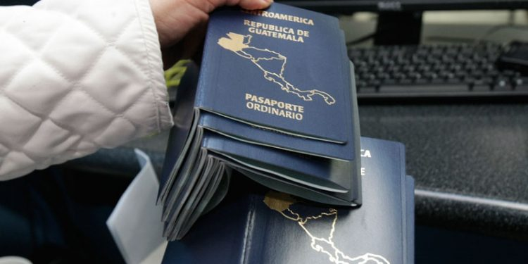 Instituto Guatemalteco de Migración ha emitido más de 104 mil pasaportes en 2021