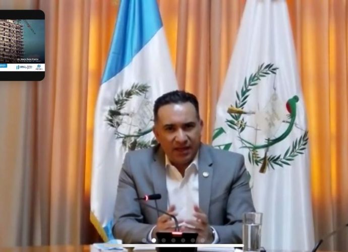 Ministro de Ambiente, Mario Rojas, expone ante foro de inversión económica