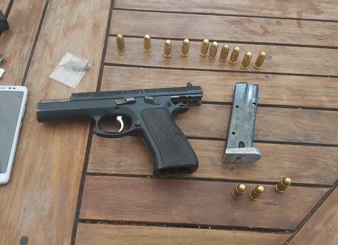 Capturan a dos presuntos pandilleros y remiten a un menor de edad, presuntos responsables de ataque armado