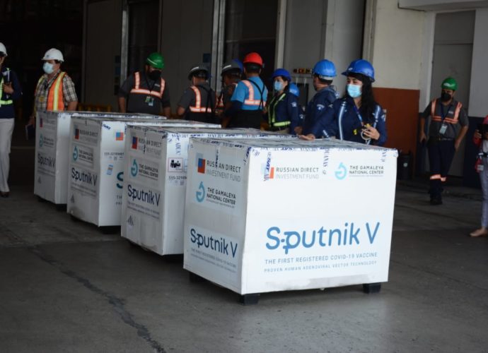 Ingresaron las primeras 50 mil dosis de la vacuna Sputnik V a Guatemala