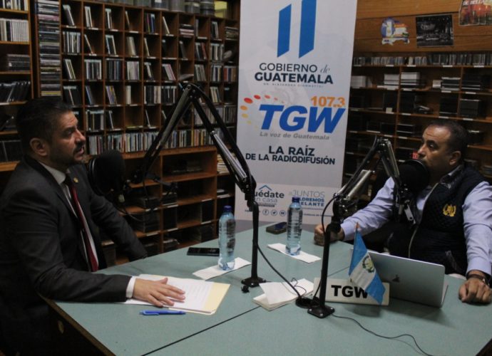 Director de Radiodifusión, Francisco Polanco, conversa con el viceministro de Comunicaciones sobre conectividad