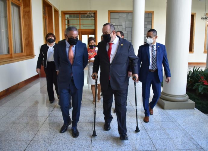 Primer ministro de Belice, John Briceño, visita Guatemala