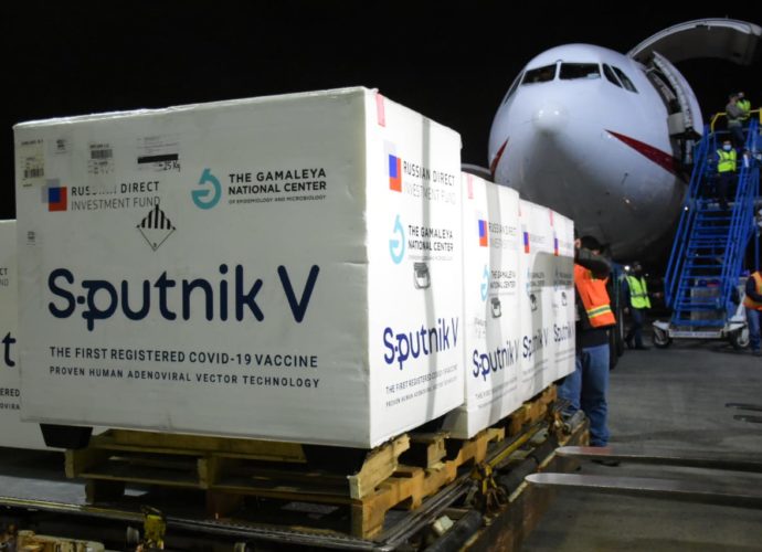 Arriba tercer lote de 50 mil dosis de la vacuna Sputnik V