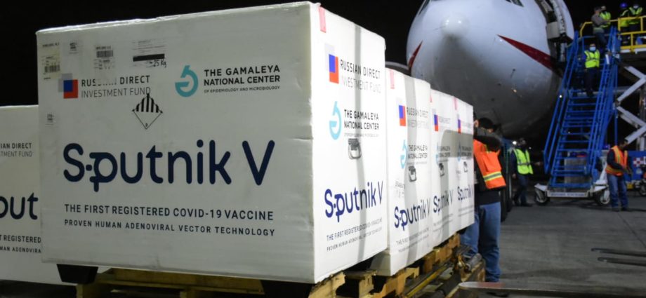 Arriba tercer lote de 50 mil dosis de la vacuna Sputnik V