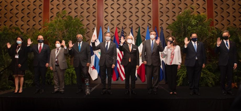 Guatemala participa en reunión del SICA con Estados Unidos