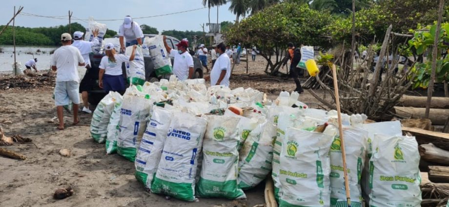 MARN recolecta 65 toneladas de desechos con el programa Playas Limpias