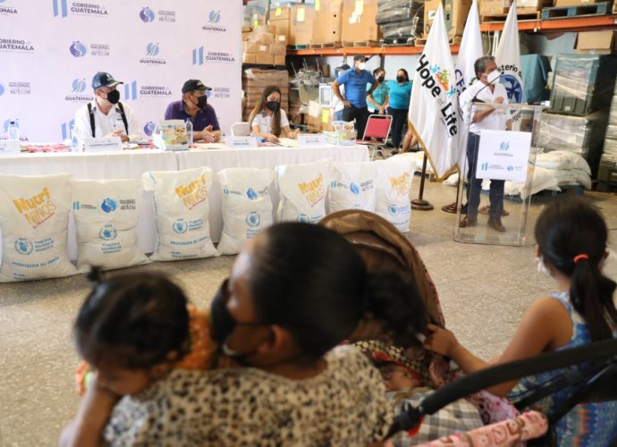 Entregan alimento complementario fortificado Nutri Niños en la Fundación Esperanza de Vida