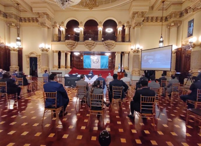 CIV busca reforzar acciones encaminadas a la reducción de brecha digital por medio de alianzas con Rokit-WayFree
