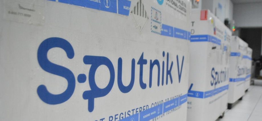 Salud: Este miércoles 310 mil dosis de vacunas Sputnik V llegarán al país