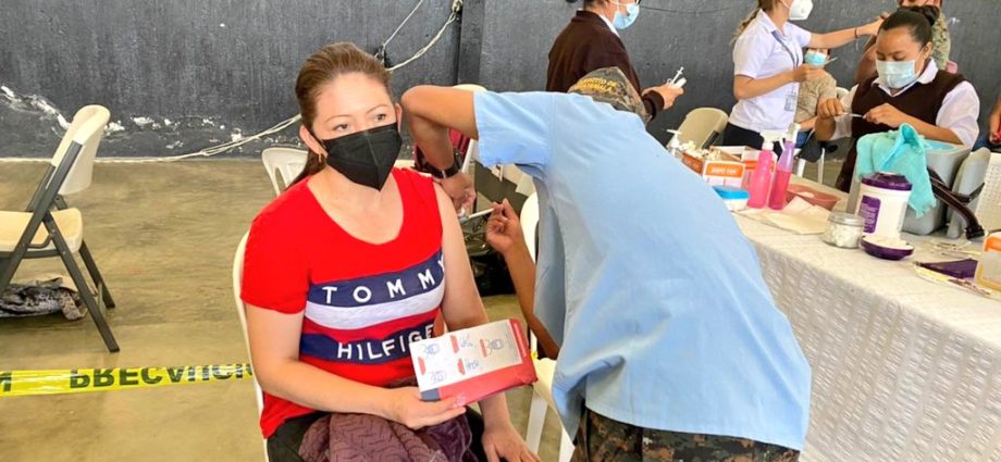 Huehuetenango busca administrar 100 mil dosis de vacunas contra COVID-19 en 15 días