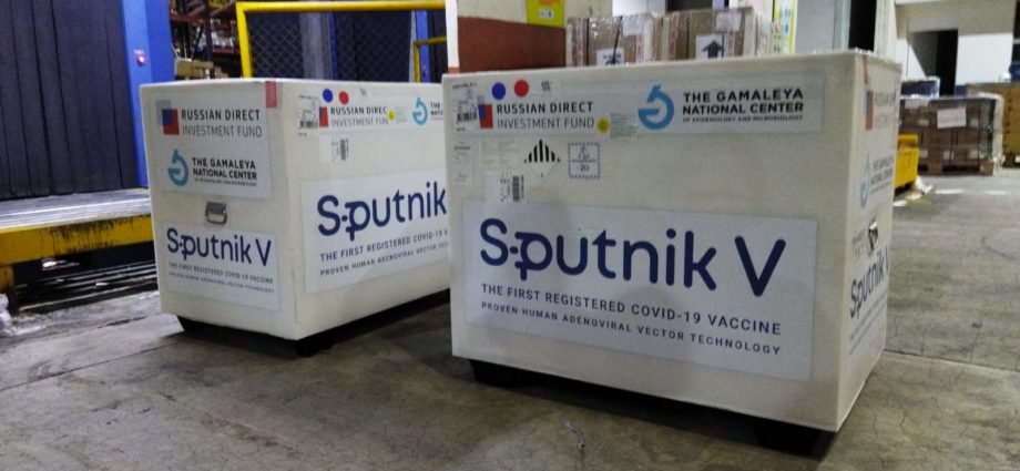 Arriban 310 mil dosis de Sputnik V para continuar con la inmunización contra el COVID-19