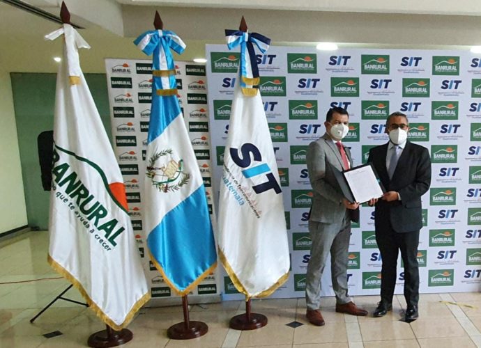 Firman convenio para realizar pagos de SIT en línea
