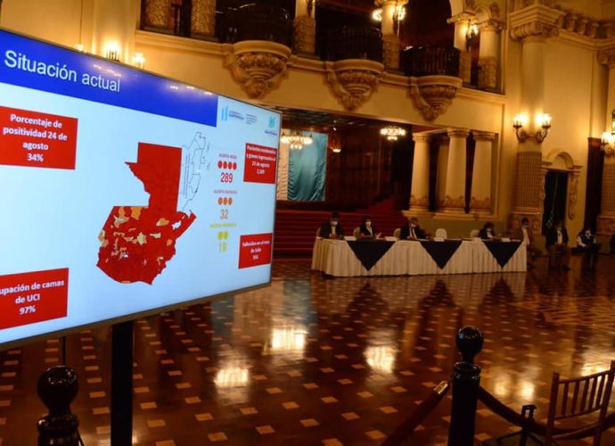 Positividad de casos de COVID-19 aumenta a 34%